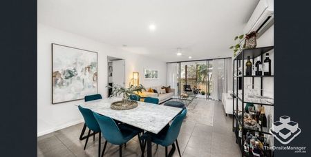 With Heated Pool & Full-Size Gym â Modern 3 Bedroom Apartment - Photo 5