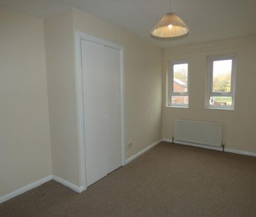 2 bedroom end of terrace house to rent - Photo 6