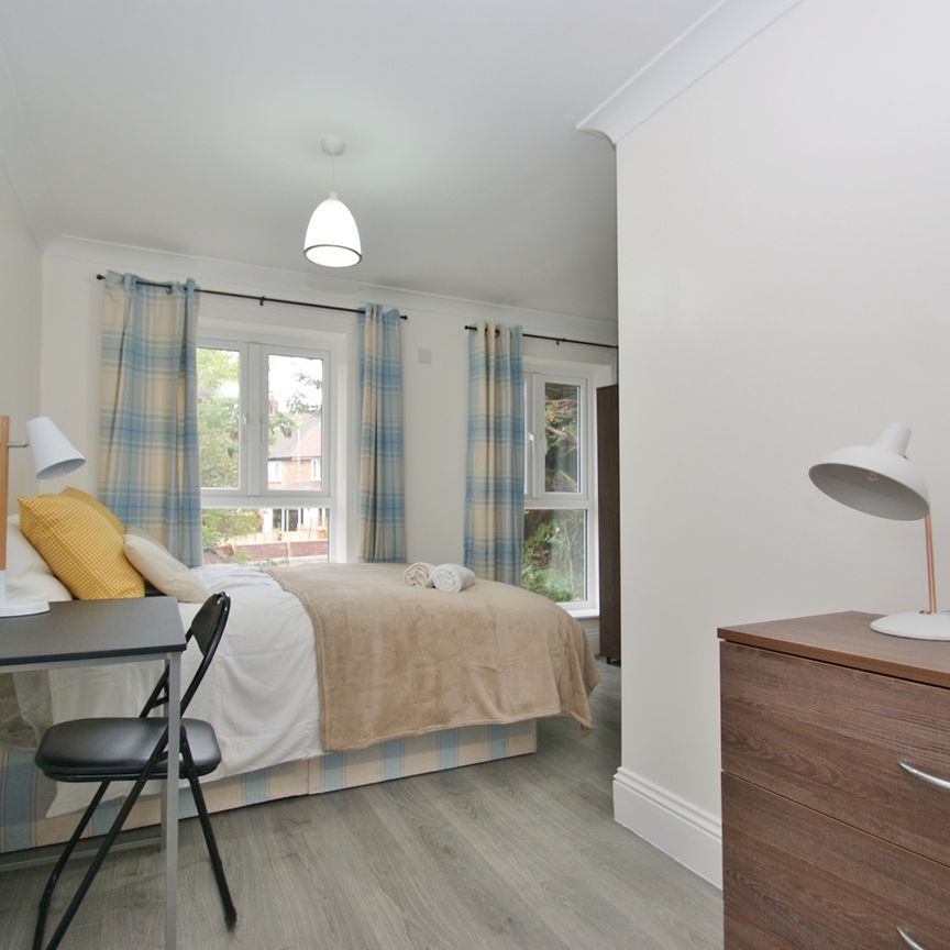 Room in a Shared House, Carlisle Avenue, W3 - Photo 1