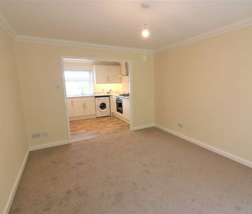 Flat to rent on - Photo 6