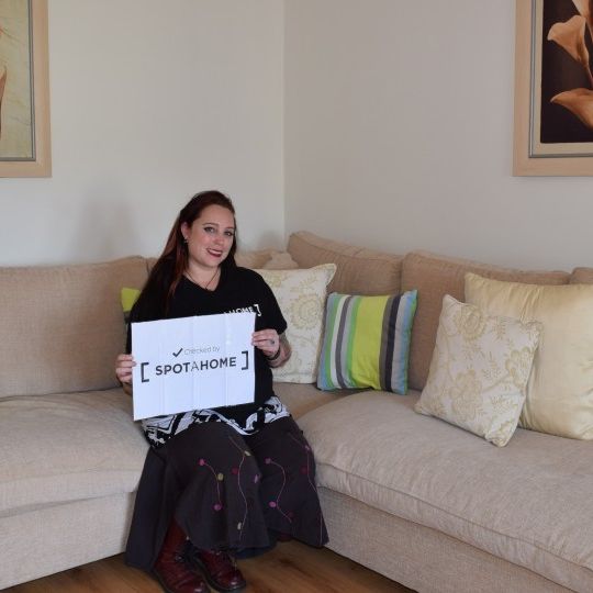 Huge room in 3-bedroom apartment in Tallaght, Dublin - Photo 1