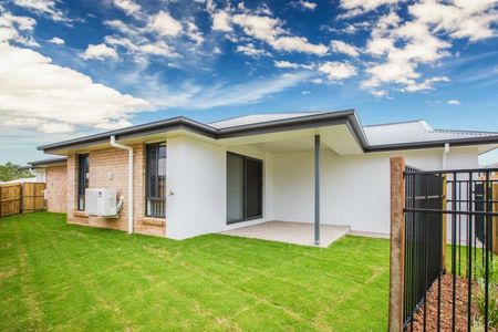 8 Moonstone Street, Pimpama QLD 4209 - House For Rent - $680 | Domain - Photo 4