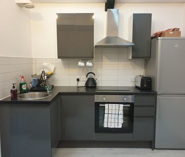 Studio Flat, Sir Thomas House, L1 - Photo 5