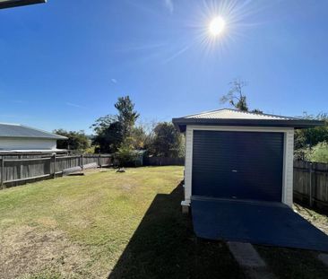 HILLTOP NEIGHBOURHOOD, CLOSE TO SCHOOLS - Photo 3