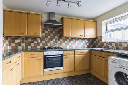 2 bed Flat for rent - Photo 5