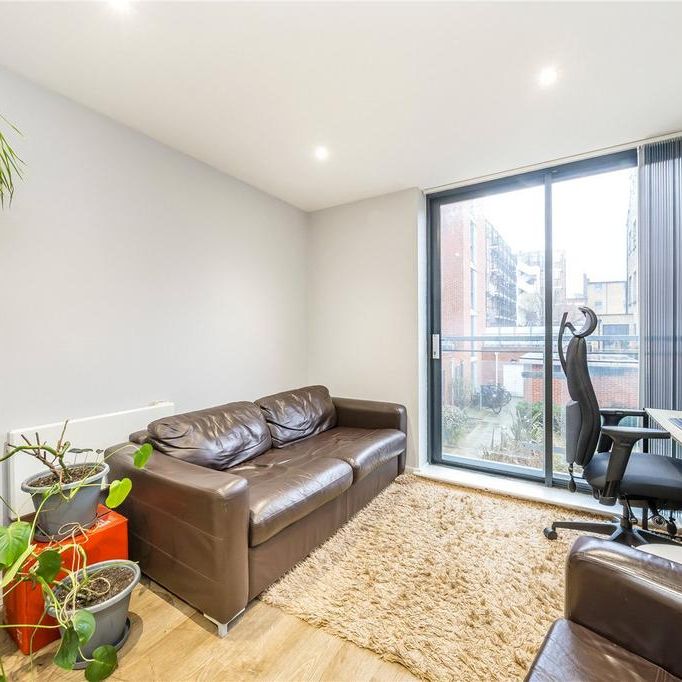 1 bedroom flat to rent - Photo 1