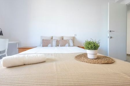 Calle Reig Genovés, Valencia, Valencian Community 46019 - Photo 3