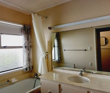 Spacious Family home with a Big Backyard - Photo 6