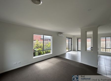 36 Rothschild Avenue, Clyde - Photo 3