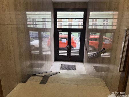 Pronájem bytu 2+1 50 m2 - Fotografie 2