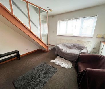 3 bedroom terraced house to rent - Photo 4