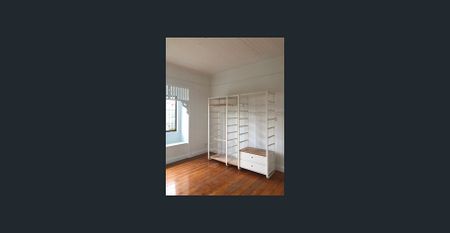 Great Queenslander in the heart of Annerley - Photo 3