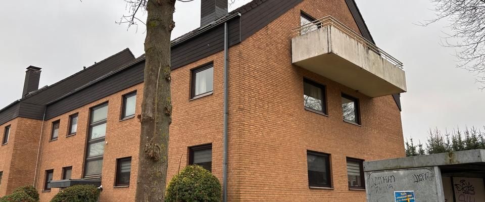 Zwei-Zimmer-Dachgeschosswohnung in Bad Oeynhausen-Rehme! - Photo 1