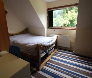 4 bedroom end of terrace house to rent - Photo 1