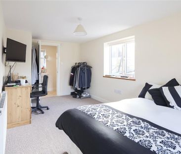 4 bedroom semi-detached house to rent - Photo 4