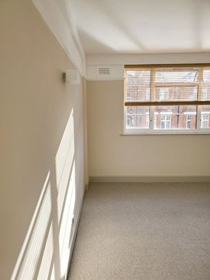 2 Bed Flat, Hamlet Court, W6 - Photo 1