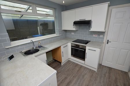 2 Bedroom Detached Bungalow - Photo 3