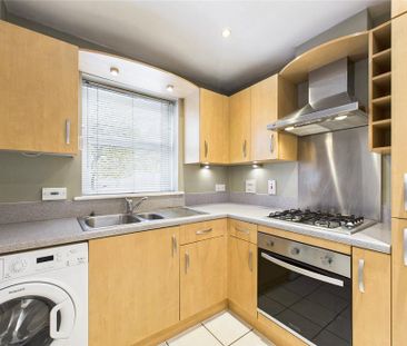2 bedroom semi-detached house to rent - Photo 2