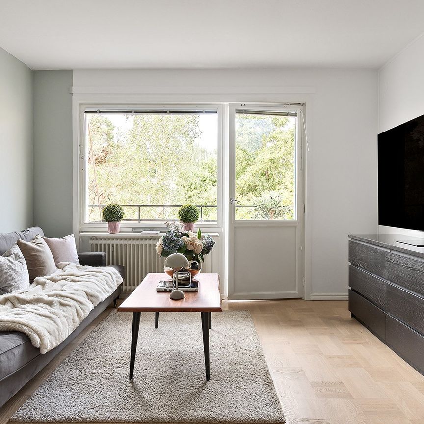 Trollesundsvägen, Bandhagen - Photo 1