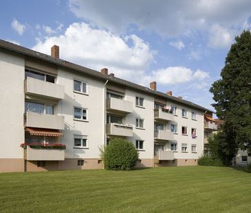 Gemütlich wohnen in ruhiger Lage! Hier wartet deine frisch sanierte... - Photo 1