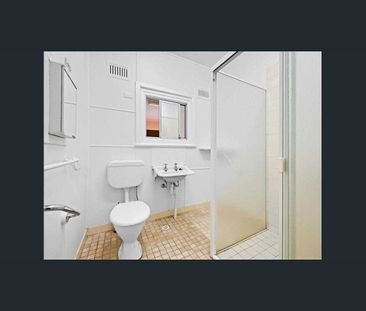 This charming property offers 3 generous bedrooms plus a versatile ... - Photo 3