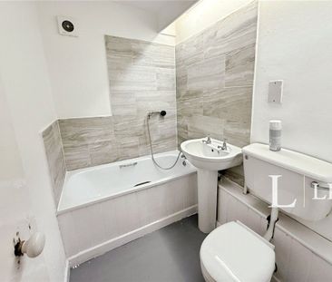 2 bedroom apartment to rent Clarence Court, Clarence Road, Cheltenh... - Photo 2