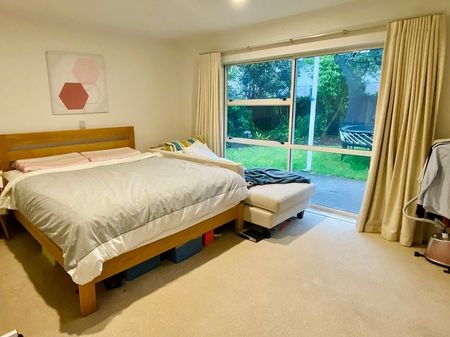 BotanyFamily Home – Bright, Private, Convenient - Photo 2