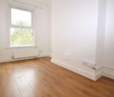 Herbert Road, London, SE18 - Photo 2