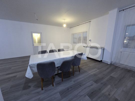 Casa de inchiriat 9 camere 5 bai pretabil Compani / Muncitor - Fotografie 1