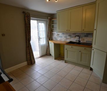 3 bedroom terraced house to rent - Photo 6