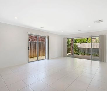 Family home in Mill Park Lakes and great location! - Photo 1