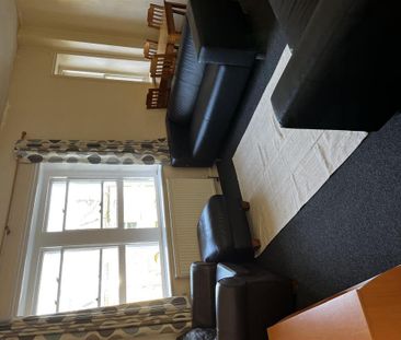 4 bedroom maisonette to rent - Photo 2