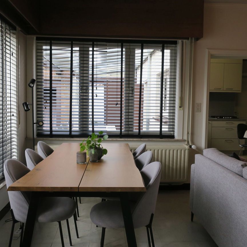 WONING OP WANDELAFSTAND VAN SCHOLEN EN BUURTWINKELS. - Photo 1