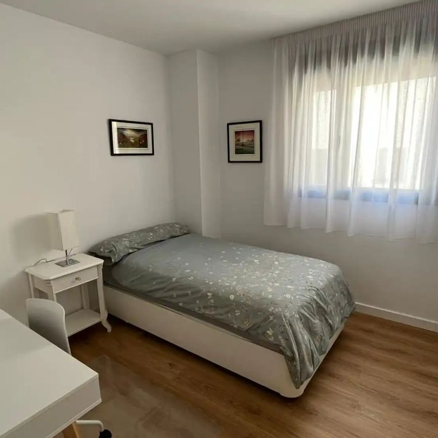 Piso de alquiler en Calle Orson Welles, El Tejar - Hacienda Bizcochero - Foto 1