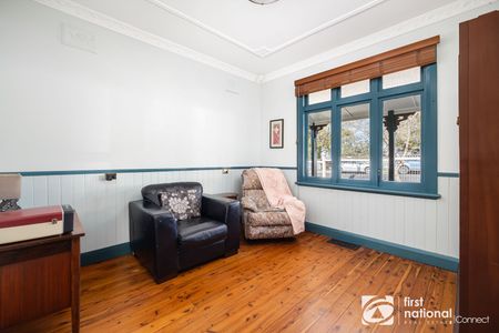 Centre of Town, House & Flat - Photo 2