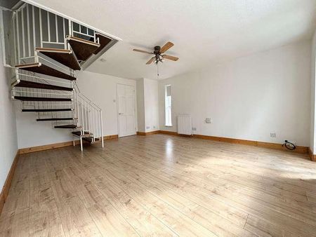 Iredale View, Baldock, SG7 - Photo 2