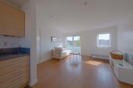 2 bedroom flat to rent - Photo 2