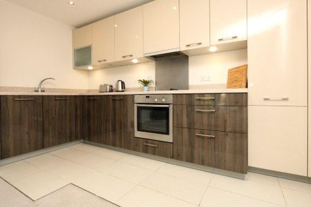 2 bedroom flat to rent - Photo 4