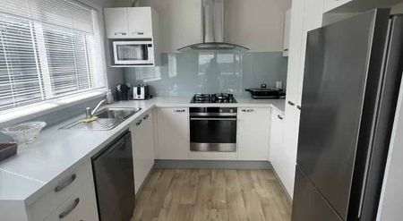 Stylish Fully Furnished Three-Bedroom Rental with Minimal Power Bills - Photo 3