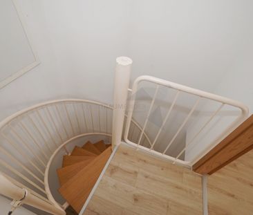 NEU renovierte Maisonette-Wohnung im Dachgeschoss mit Balkon in Marienthal - Photo 1