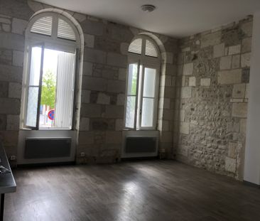 Location Appartement 2 pièces 58m² LA ROCHE CHALAIS 24490 - Photo 1