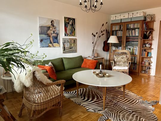 Bronsåldersgatan, Västra Frölunda - Photo 1