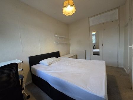 Crewkerne Court, Bolingbroke Walk, Battersea, SW11, Property for rent - Photo 2