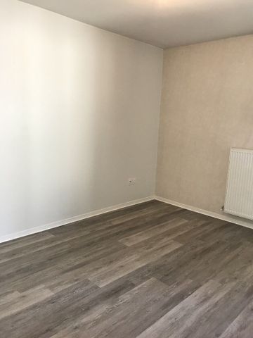 Appartement À Louer 2 Pièces , 38 M² - Photo 3