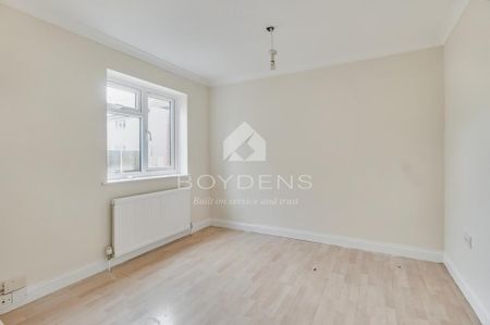 4 bedroom detached house to rent - Photo 4