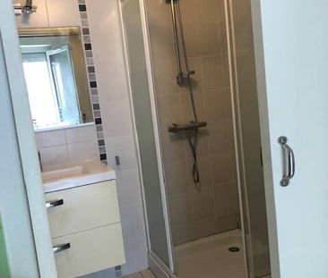 Studio de 23 m2 donnant sur cour intérieure . - Photo 5