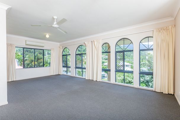 GRAND PARKRIDGE RESIDENCE! - Photo 1