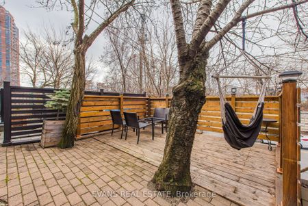 Semi-Detached Home For Lease | W8147578 - Photo 2