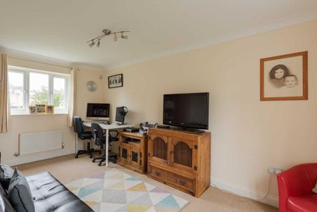 4 bedroom detached house to rent - Photo 2