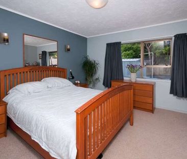 BIRKDALE - 3 Bedroom House - Photo 6